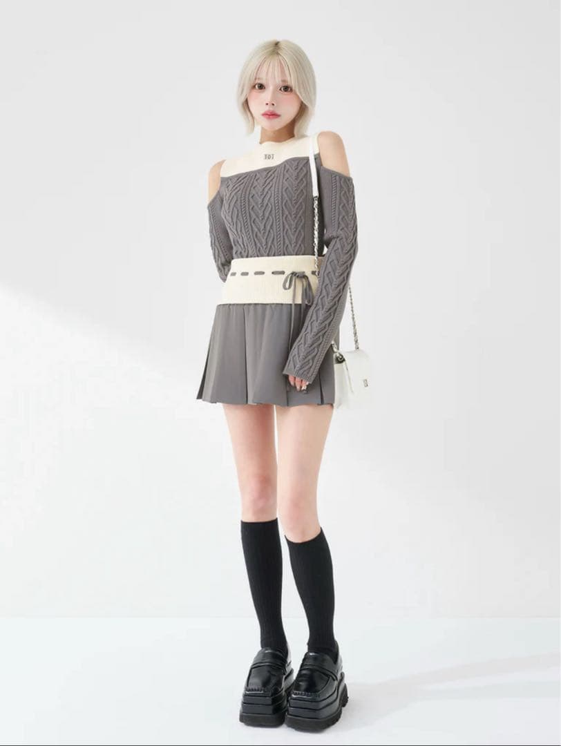 ダーリッチ　ショルダーオープンニットセットアップ　グレー