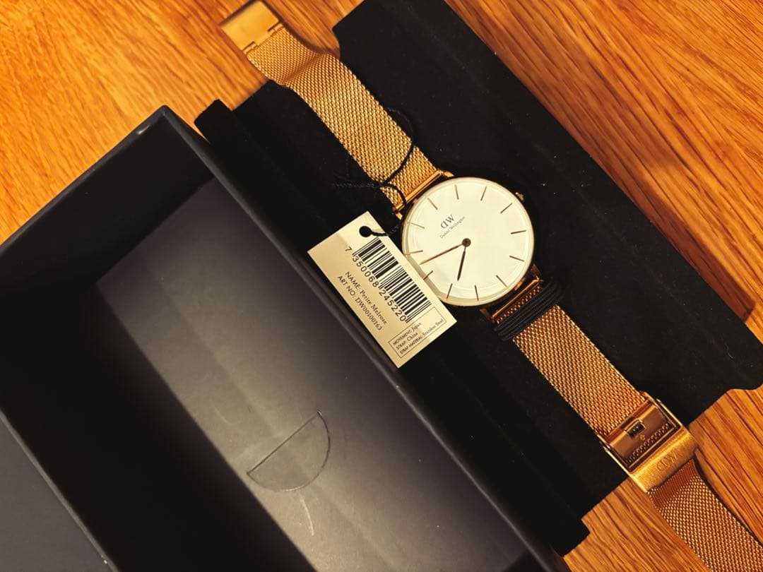 【未使用・美品】Daniel Wellington ゴールドメッシュ腕時計