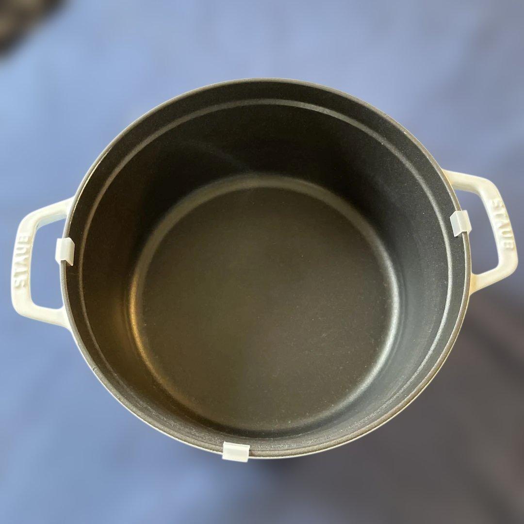 ストウブ　staub ホワイト　26cm ココットラウンド　レア　販売終了