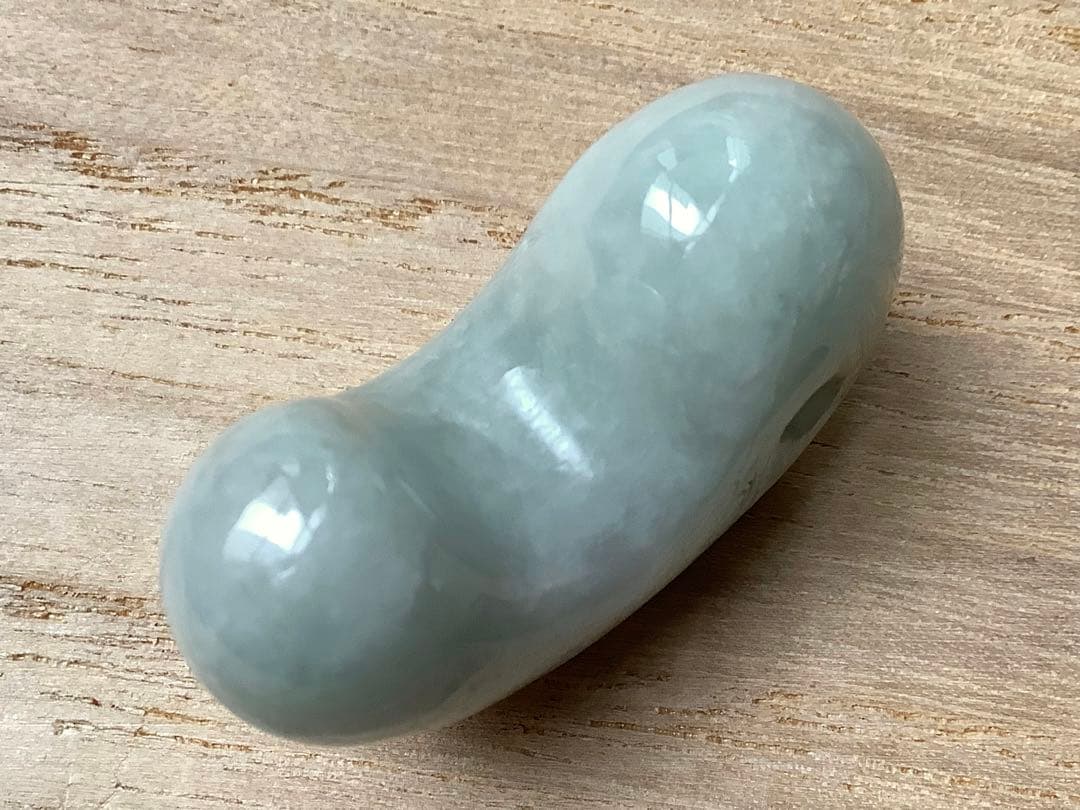 ✳味身良好極上　絶対のおすすめ‼️30万円以上します糸魚川翡翠勾玉　鑑別書付極上物