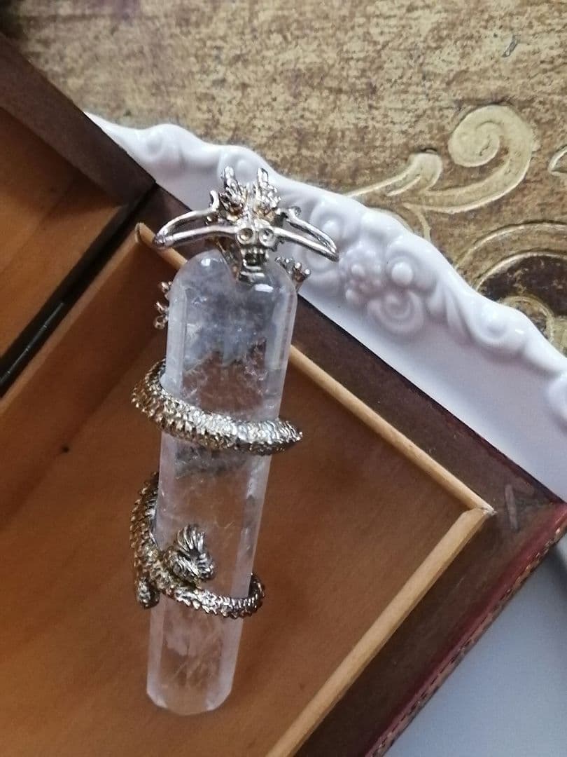 水晶　クリスタル　八角ポイント　登り龍　置物　縁起物