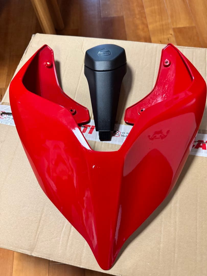 Ducati パニガーレV4.ストリートファイターV4 シングルシートカウル