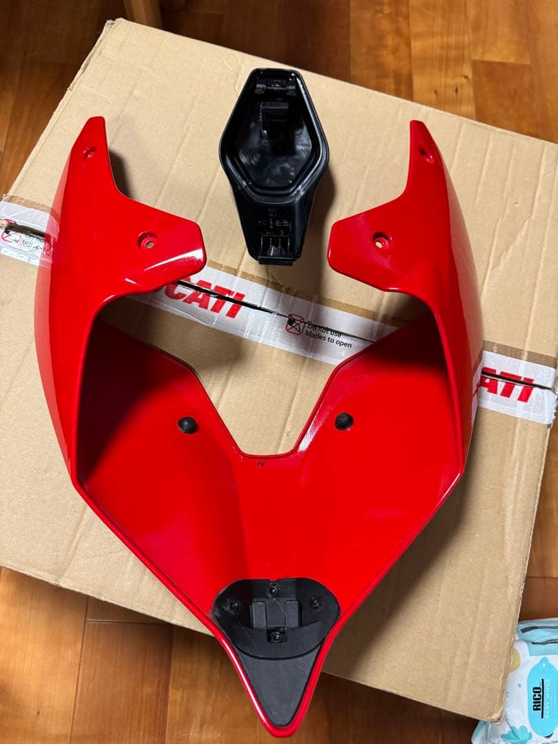 Ducati パニガーレV4.ストリートファイターV4 シングルシートカウル