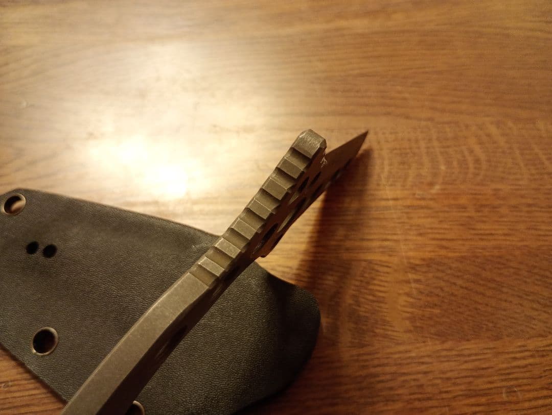 ダミーナイフ　タントーカランビット　両刃風装飾ベベル