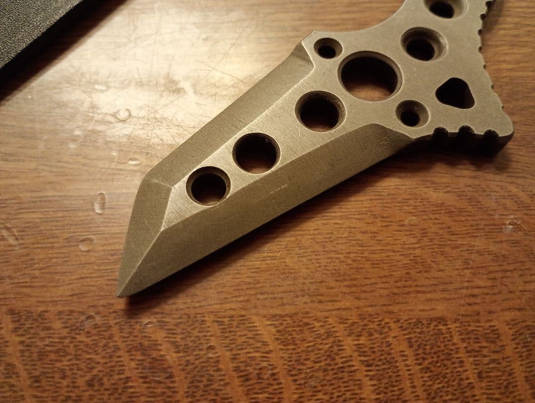 ダミーナイフ　タントーカランビット　両刃風装飾ベベル