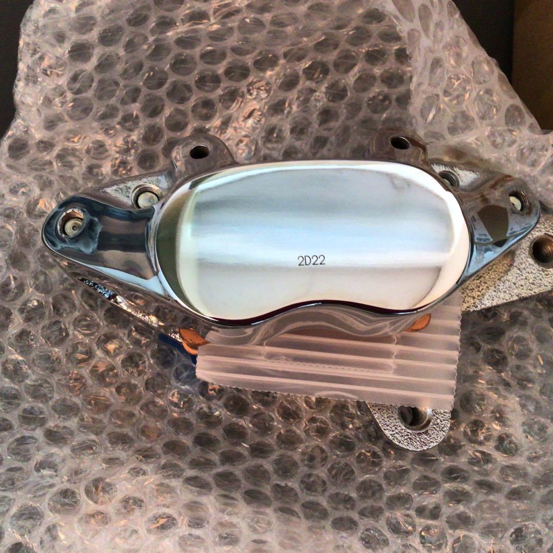 ハーレー純正　フロントキャリパーキット 2015年以降ソフテイルに適合