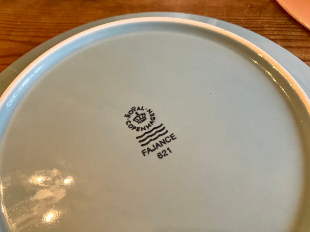 ロイヤルコペンハーゲン　ニューシグネチャーカップアンド21.7プレート×2