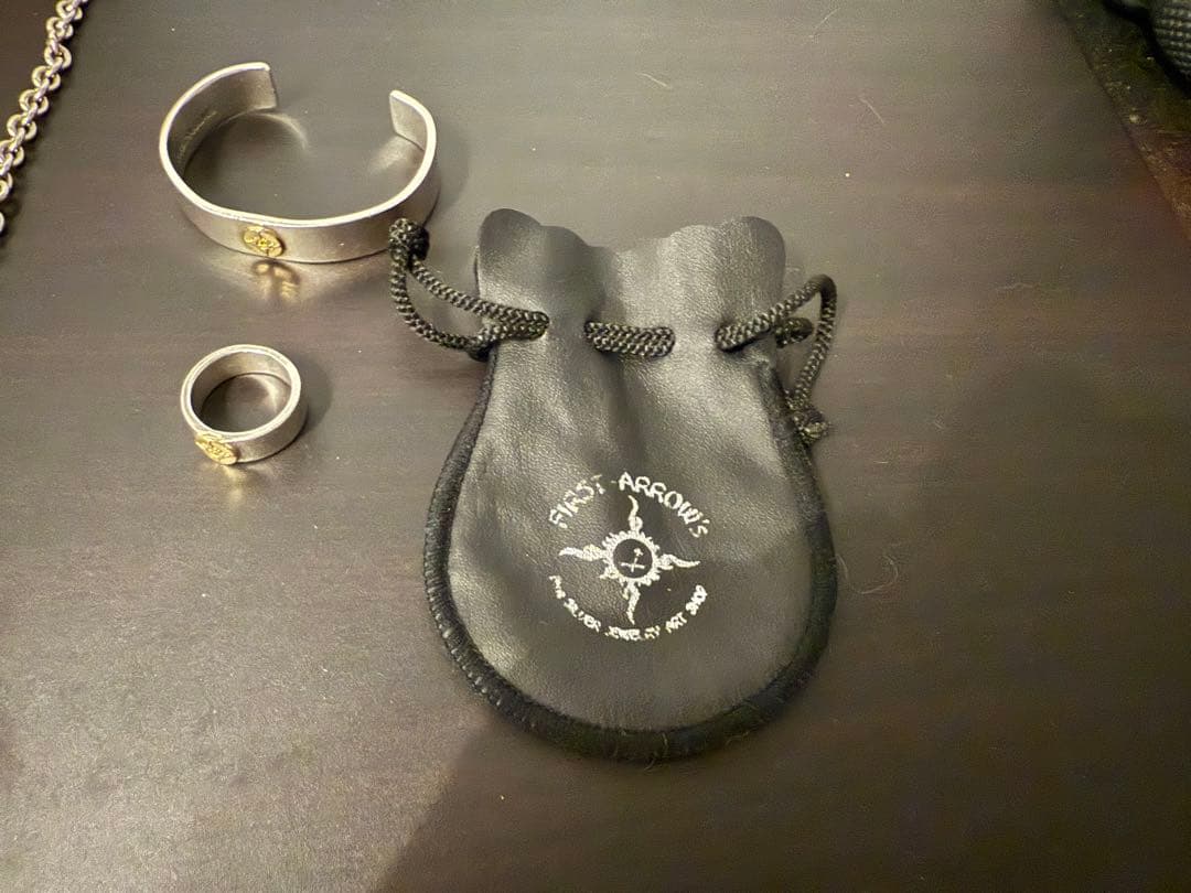 FIRST-ARROW's 放射線タタキメタル バングルファーストアローズ