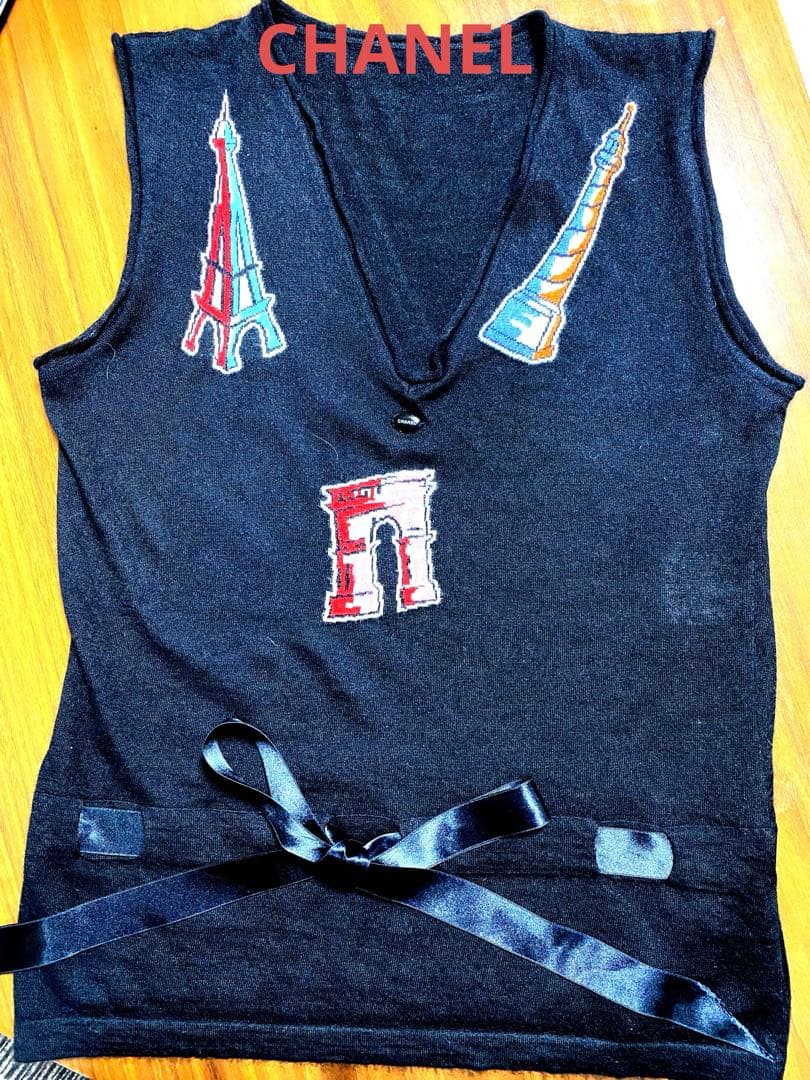 CHANEL カシミアノースリーブセーター　Parisモチーフ
