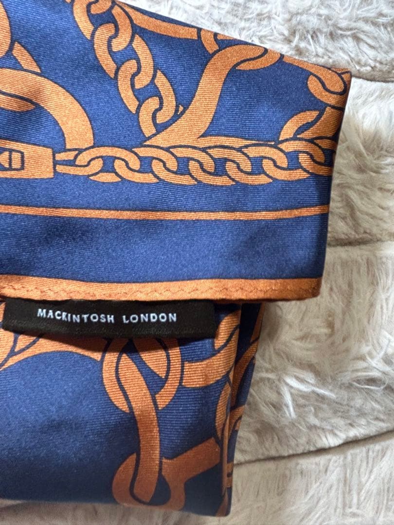 【未使用】Mackintoshシルクスカーフ⭐︎ダイアモンドシェイプシルク100%