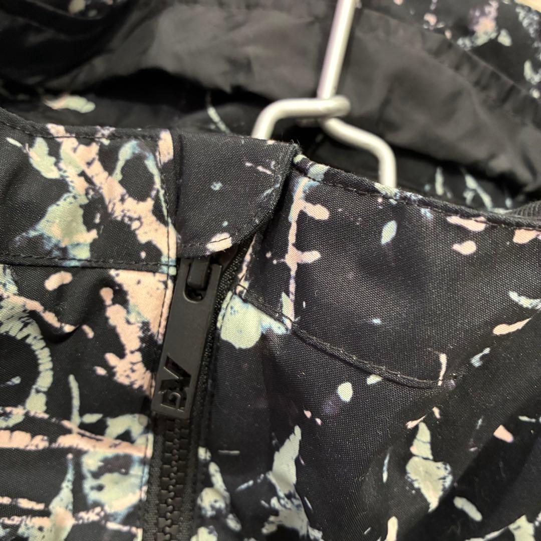 美品 BURTON ANALOG スノーボードウェア つなぎ ペイント柄