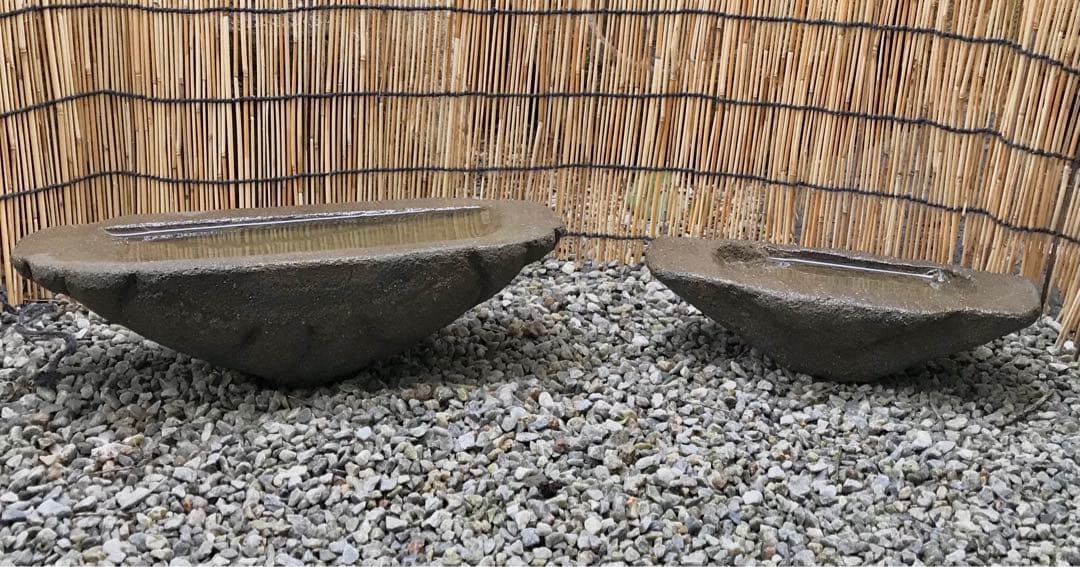 【石鉢・寄せ植え鉢・多肉植物鉢・茶器鉢・蹲２個】オブジェ・庭石・置物