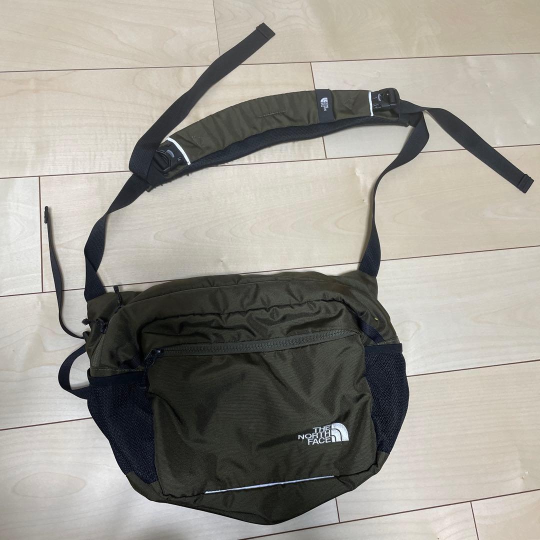 ノースフェイス　ベイビースリングバッグ