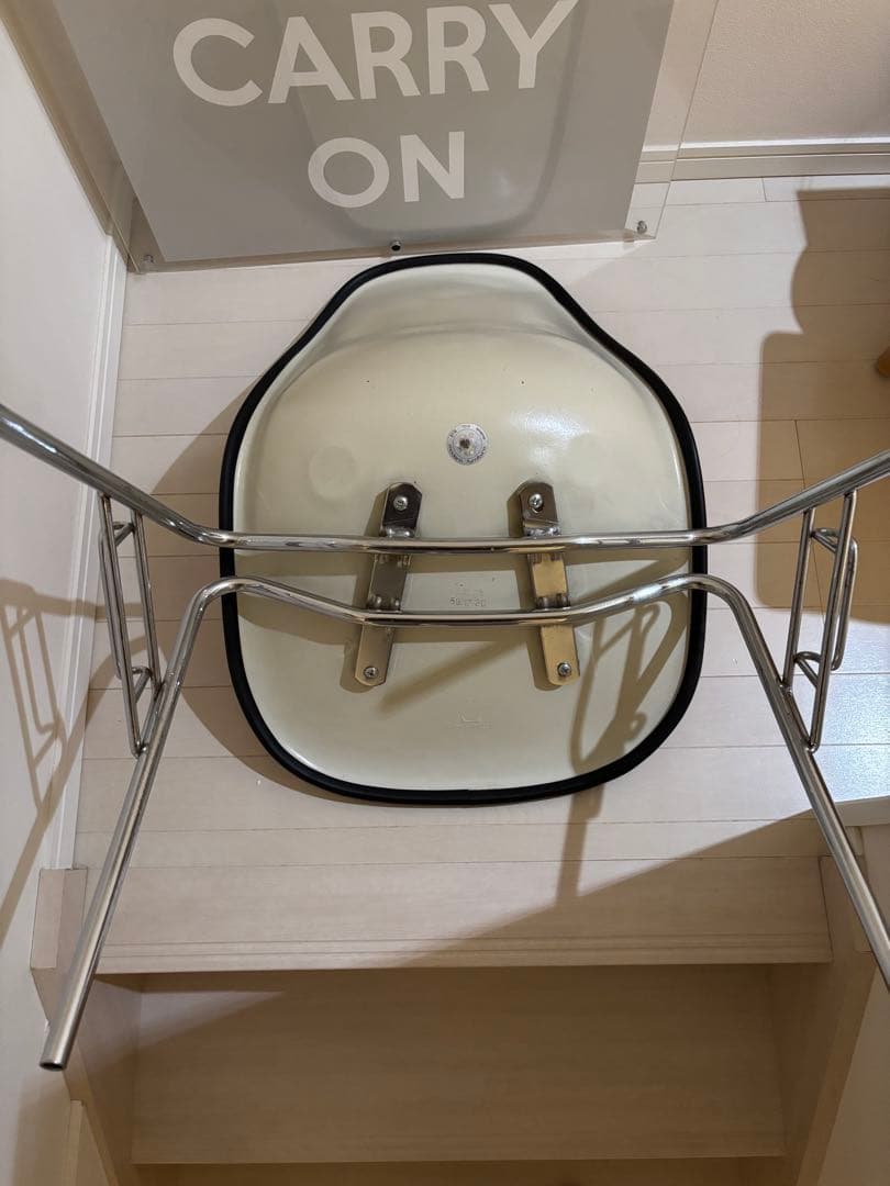 椅子 EAMES SHELL CHAIR HERMANMILLER NAUGA