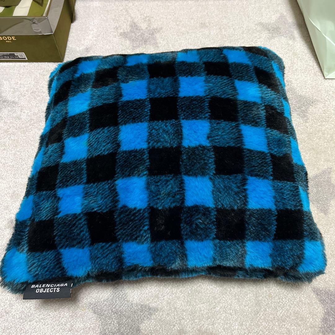 BALENCIAGA チェック柄クッション