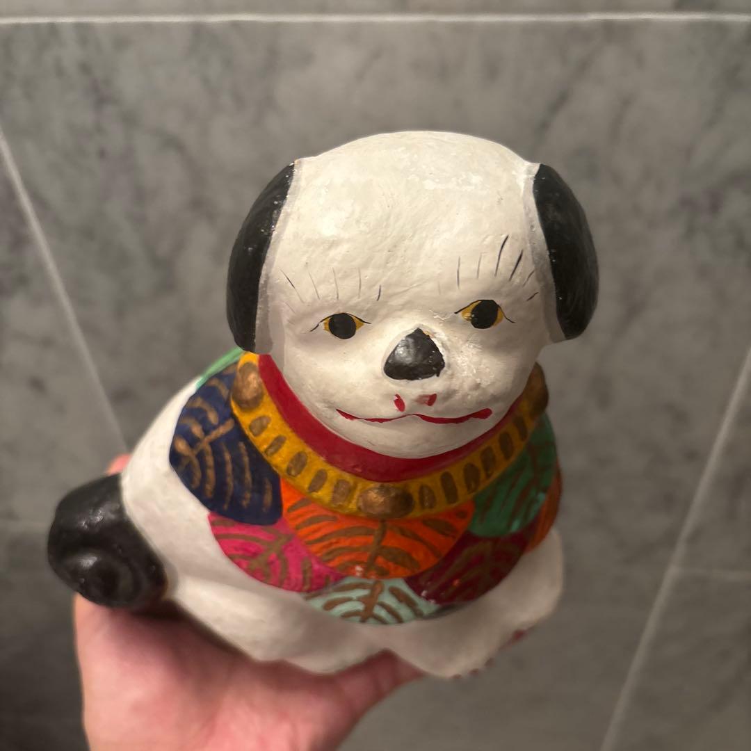 アンティーク大正から昭和　郷土玩具 手描きの瞳やまつ毛、前掛けが美しく芸術的な犬