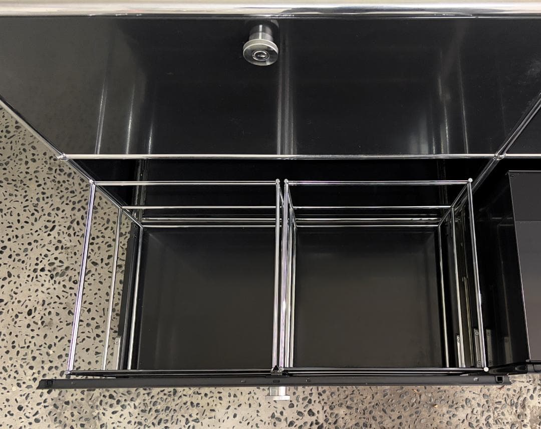 USM Haller ２列２段サイドボード キャビネット