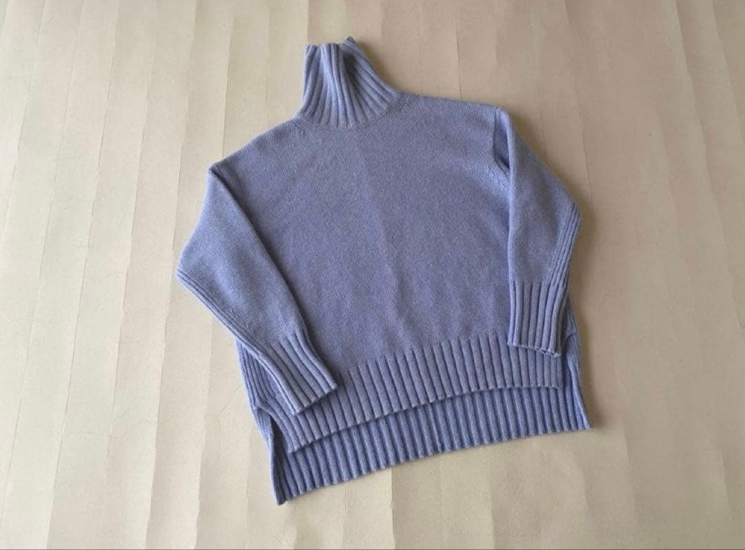 トゥモローランドTOMORROWLANDラムウールカシミヤタートルネックニット