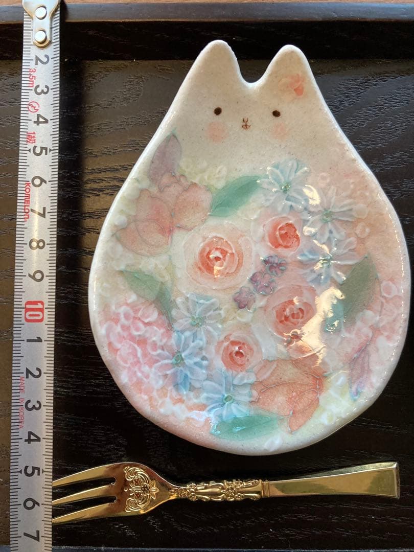 ゆずりは工房　食器　猫　皿　中サイズ　せともの　陶器