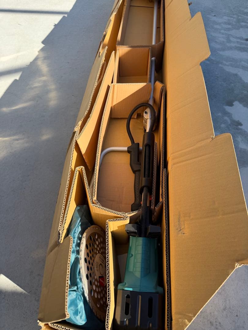 ア*ア様 Makita 芝刈り機 MBC231DWB