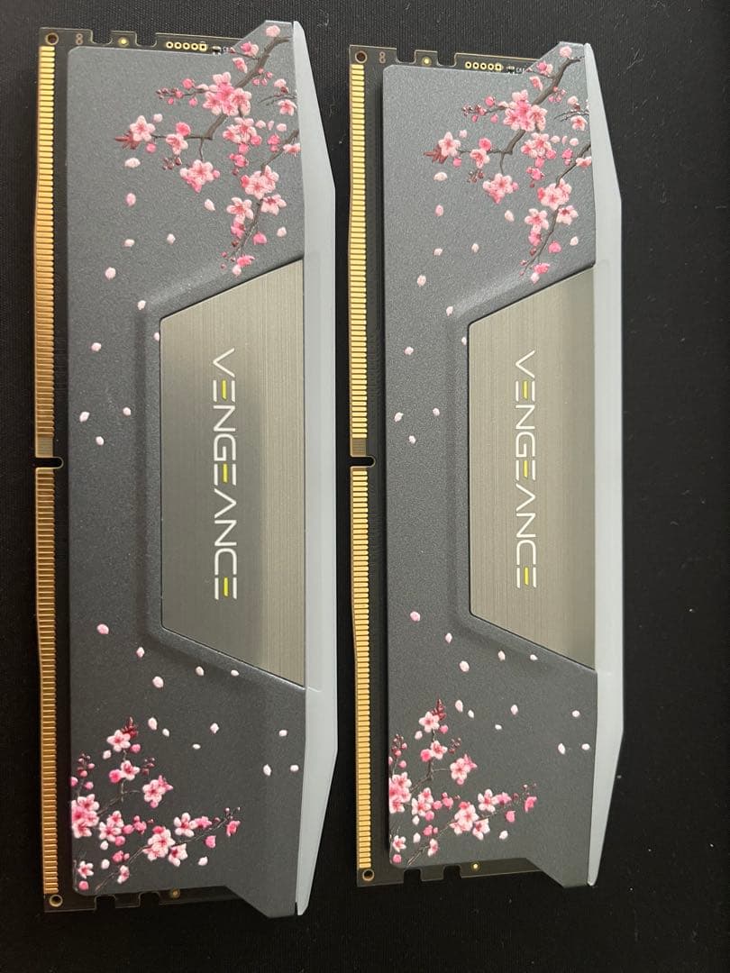 メモリー CORSAIR VENGEANCE RGB DDR5 32GB6000 CL30