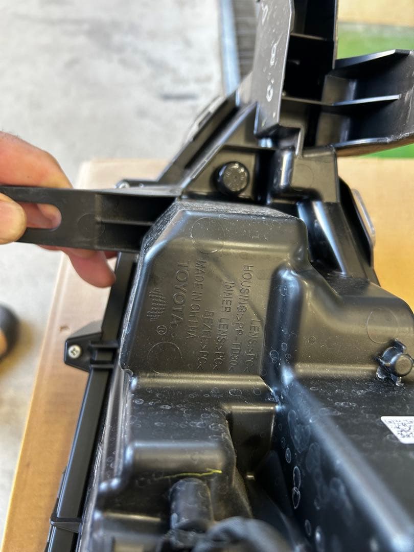 トヨタ カローラクロス ZVG11 右ヘッドライトassy