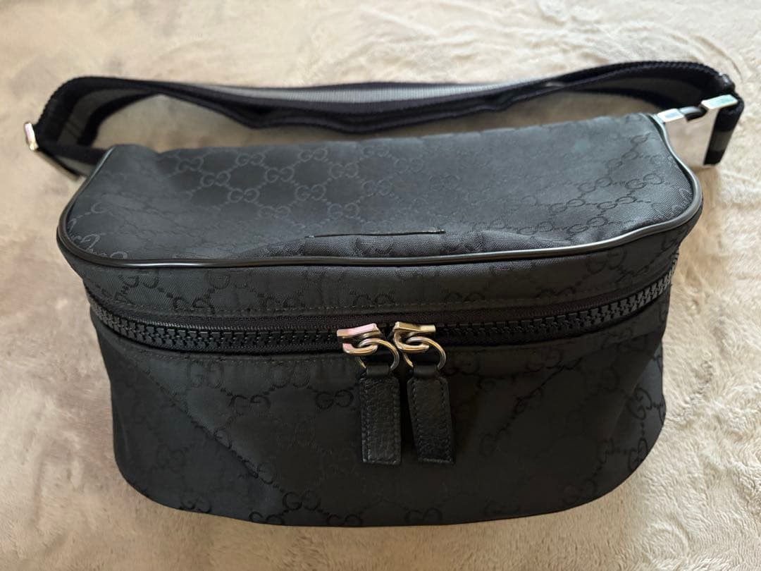 GUCCI ブラック ボディバッグ ウエストバッグ