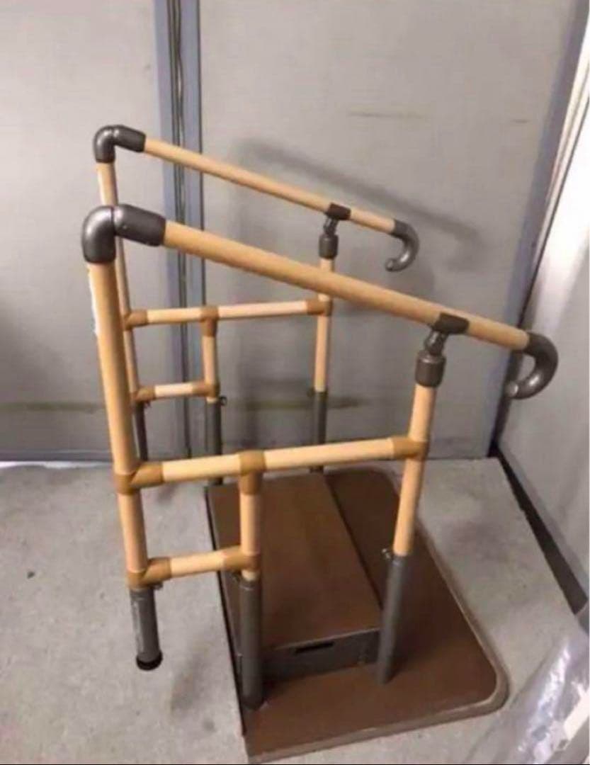 手すり　玄関あがりかまち手すり　両手　ステップ台付き　中古品　2