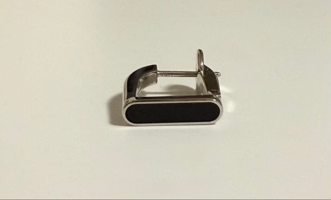 【ハム様】HERMES ブラック ピアス(片耳用) シングルピアス 《エトリエ》