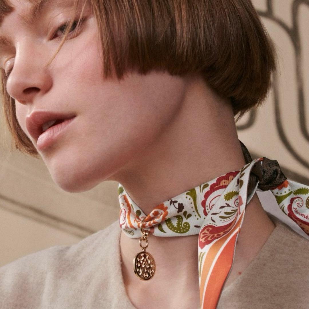 エルメス ツイリーリング ブラソン チャーム ガヴロッシュ カレ ゴールド