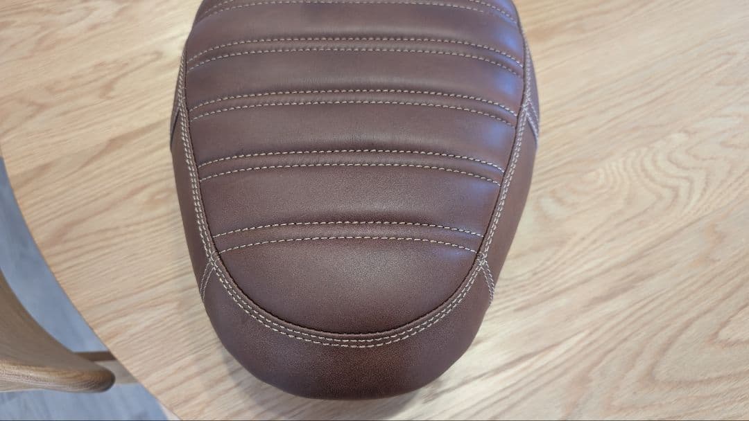 【新品未使用】ドゥカティ スクランブラー 本革シート motor rock