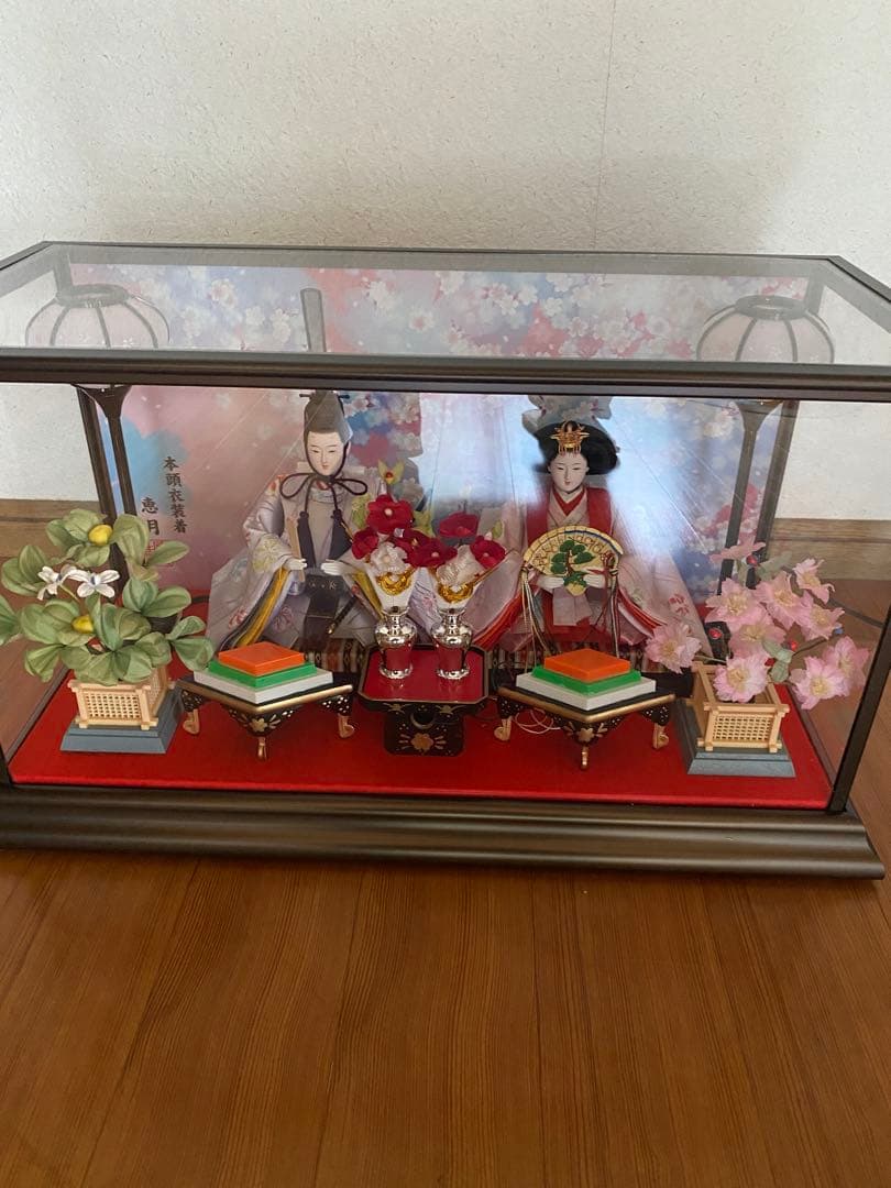 雛人形 ガラスケース入り