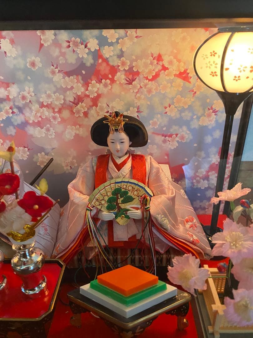 雛人形 ガラスケース入り
