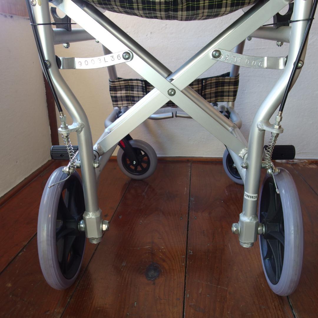 ネコ様【ほぼ未使用】送料込 KADOKURA ネクスト A501-AK 車椅子