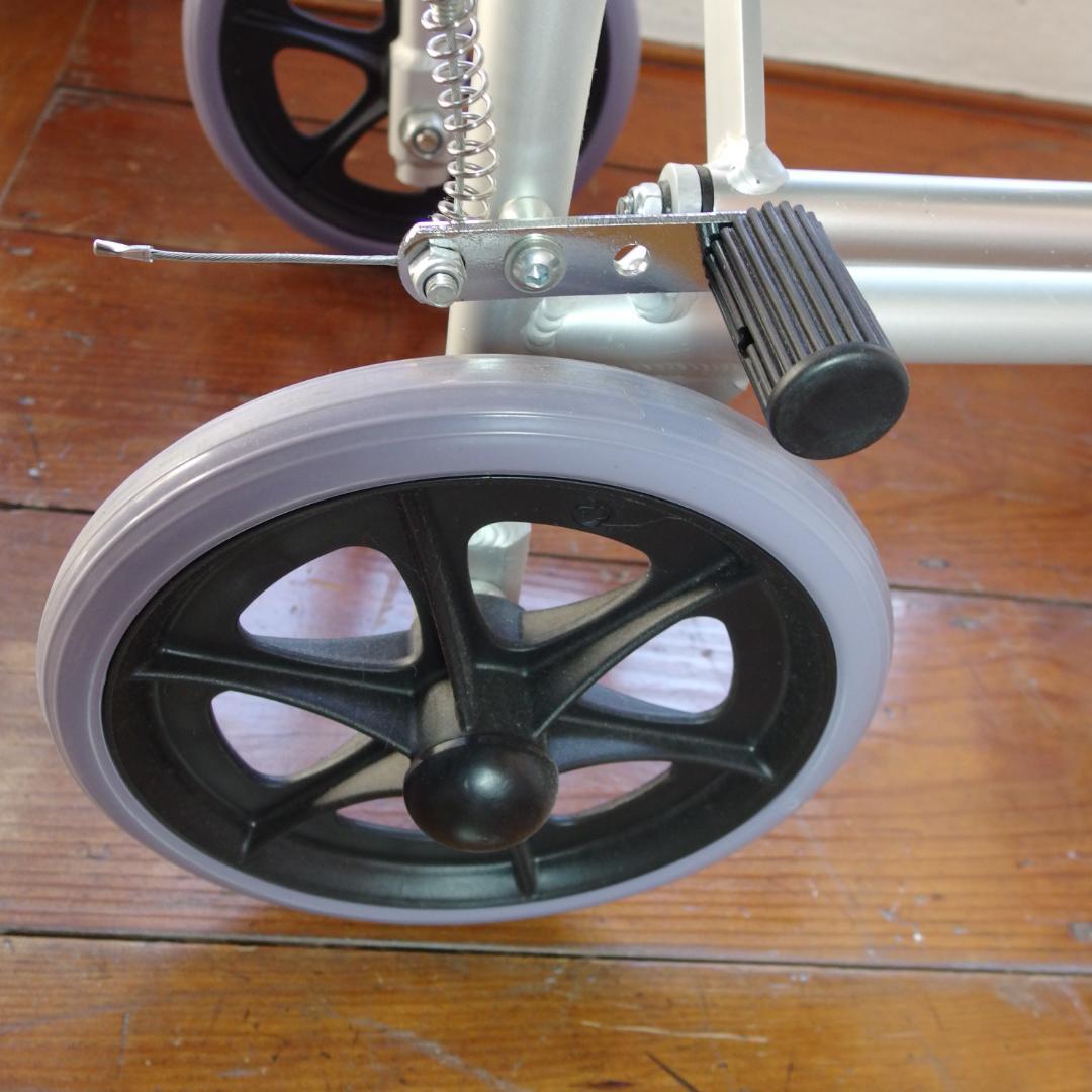 ネコ様【ほぼ未使用】送料込 KADOKURA ネクスト A501-AK 車椅子