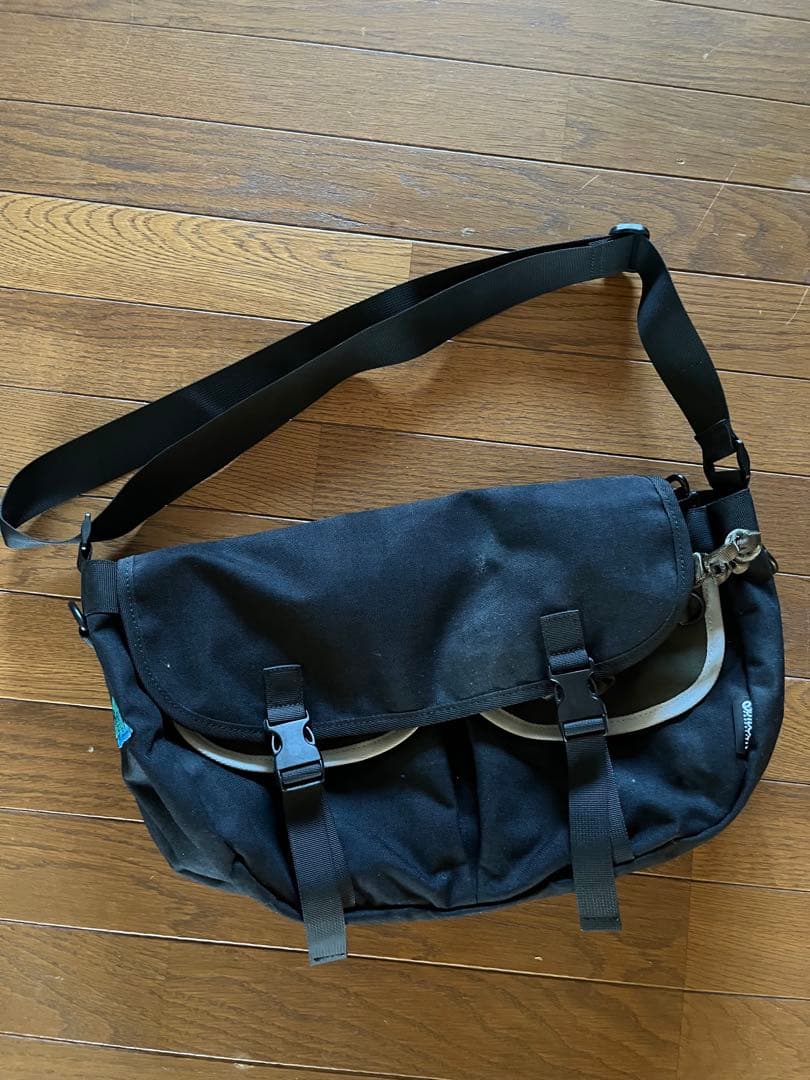 OUTDOOR × Metropolis Fishing メッセンジャーバッグ