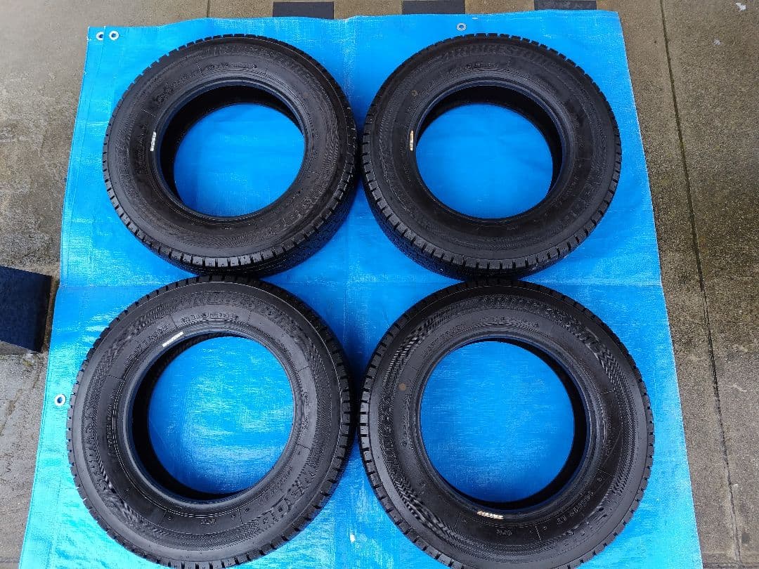 ③145R12・LT、軽トラ用スタッドレス、ブリジストン・W300、送料込み