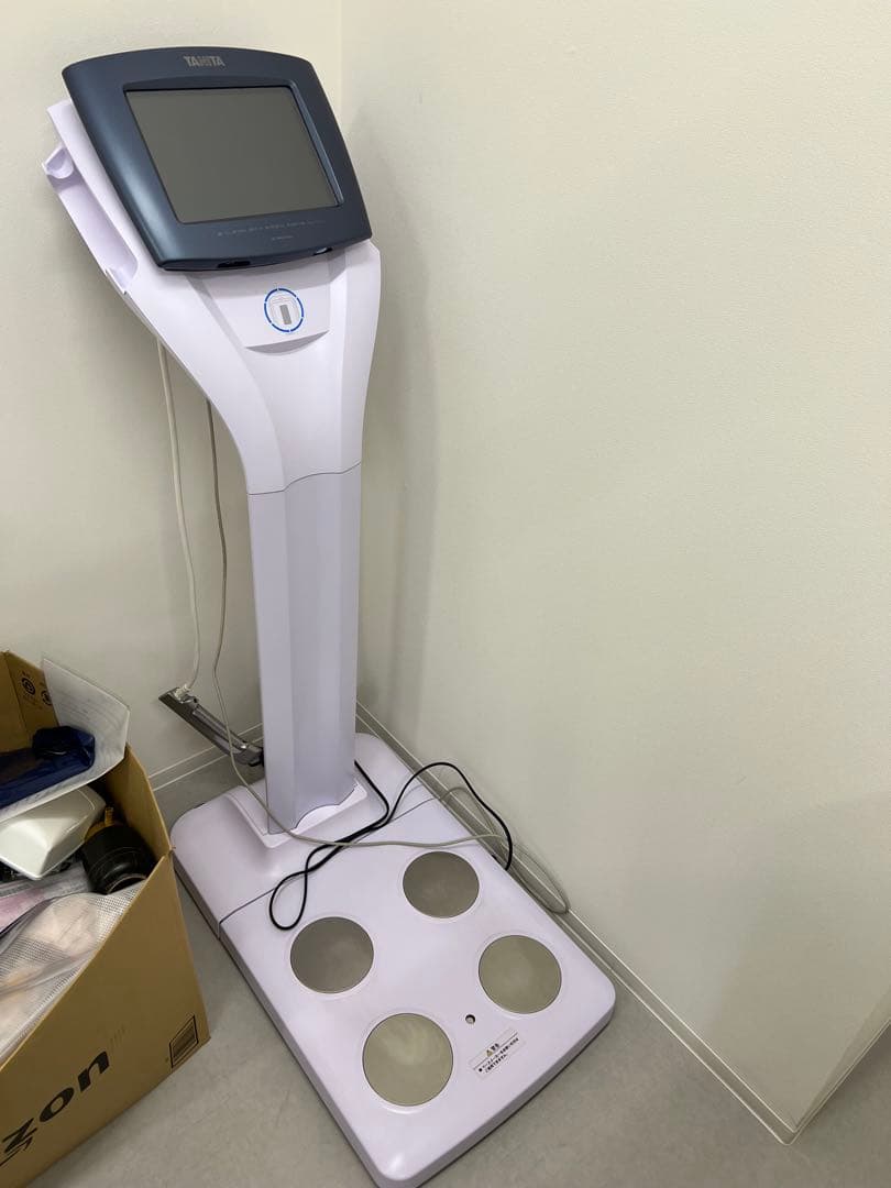 タニタタニタMC-980A ・令和4年12月購入 体脂肪計・体組成計 スタンド型