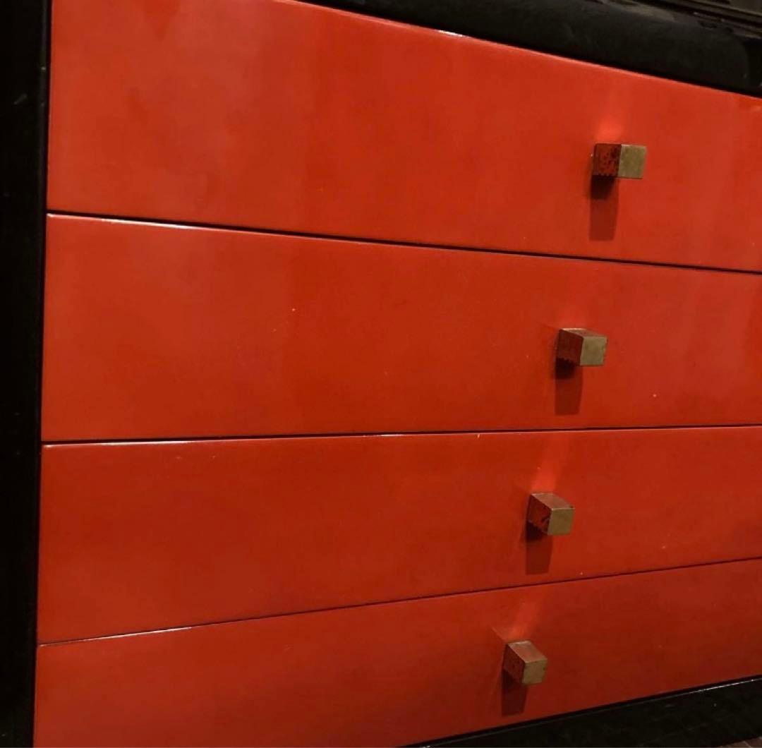 塗りのチェスト