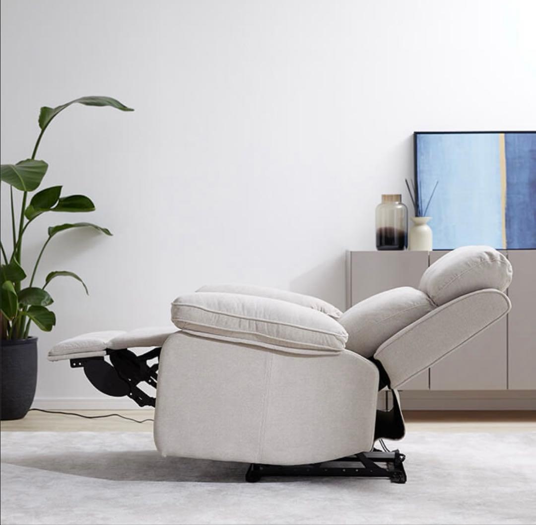 【LOWYA 電動リクライニングチェア 1人掛け／ベージュ】