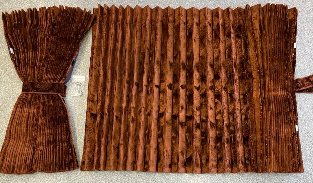 トラック　仮眠カーテン　ローレル　ブラウン　新品