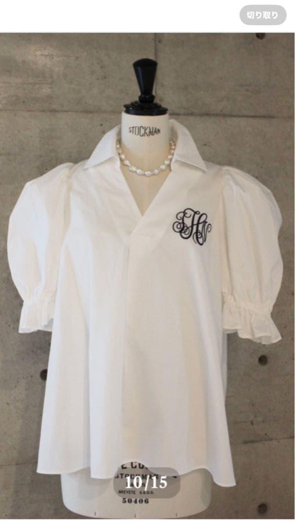 jnhearts Vネックハーフスリーブ　ブラウス　ホワイト