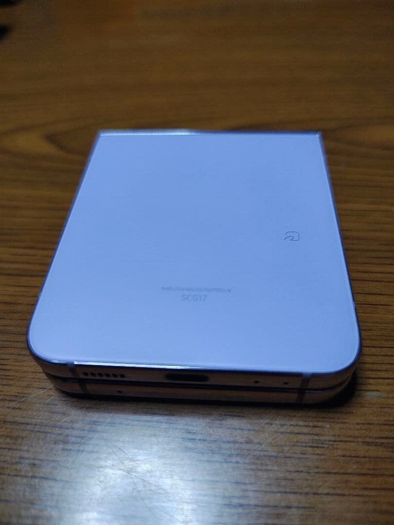 【新品同様】Galaxy Z Flip4 SIMフリー 判定○ au版 国内版