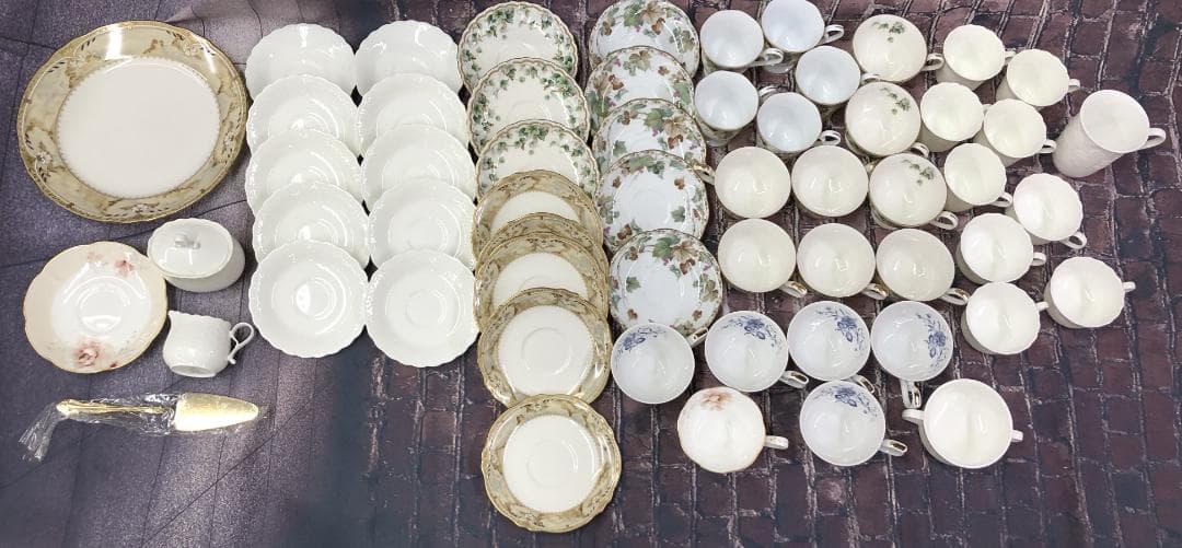 NARUMI ボーンチャイナ プレート カップ＆ソーサー 大量まとめ