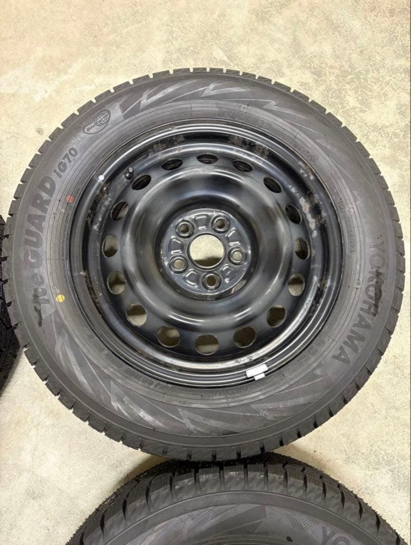 現行 シエンタ スタッドレス タイヤ セット185/65R15 新品　IG70