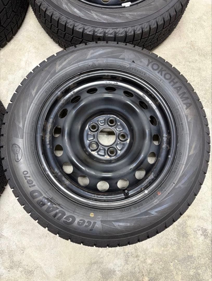 現行 シエンタ スタッドレス タイヤ セット185/65R15 新品　IG70