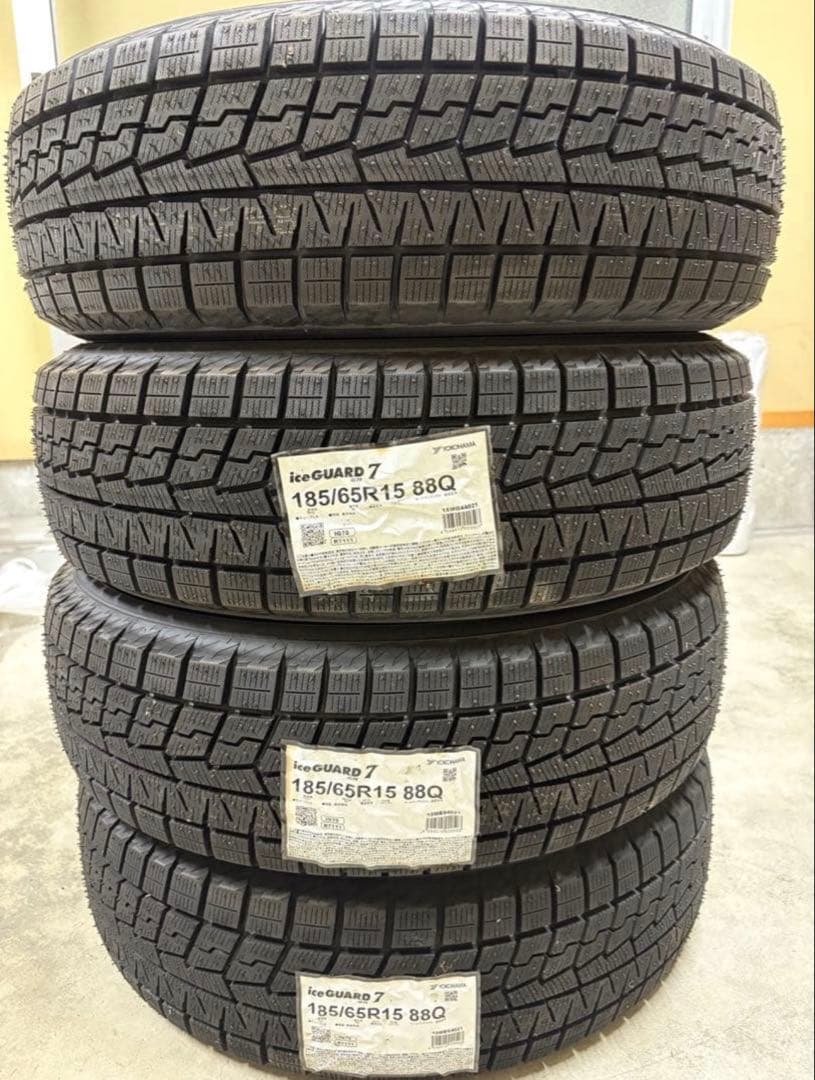 現行 シエンタ スタッドレス タイヤ セット185/65R15 新品　IG70