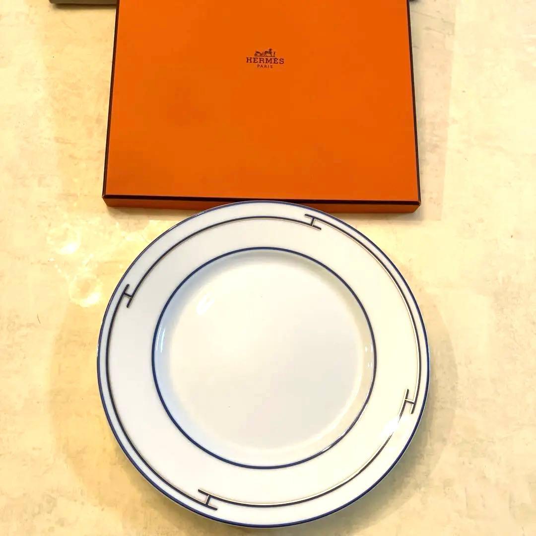 Hermès ❣️高級皿 白地 青ライン直径22.5cm￼❗️