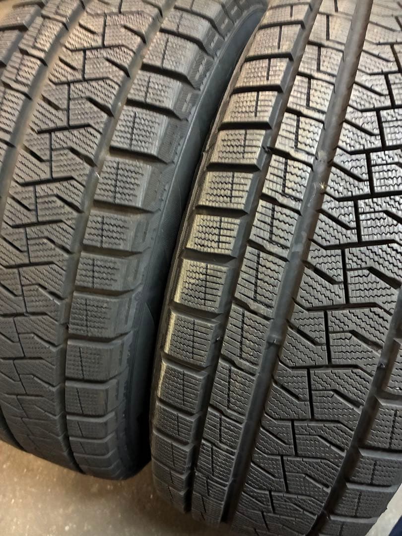 新型ステップW、新型ノアとヴォクシーに❗️205/60R16スタッドレスセット❗️