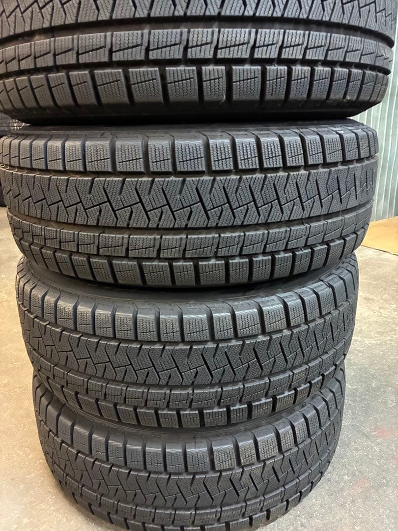 新型ステップW、新型ノアとヴォクシーに❗️205/60R16スタッドレスセット❗️